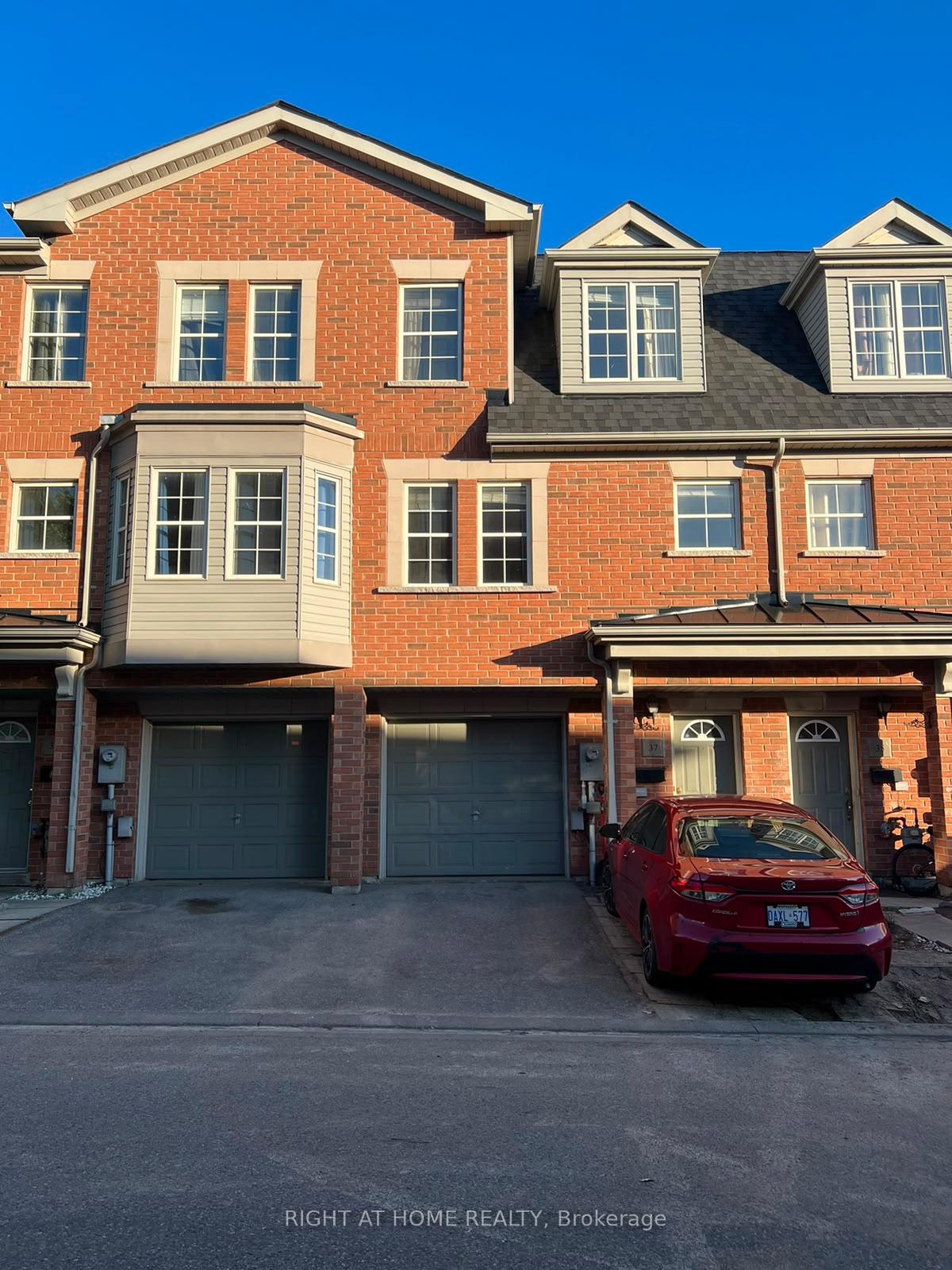 37 Archibald Mews, Toronto E09, ON, exterior