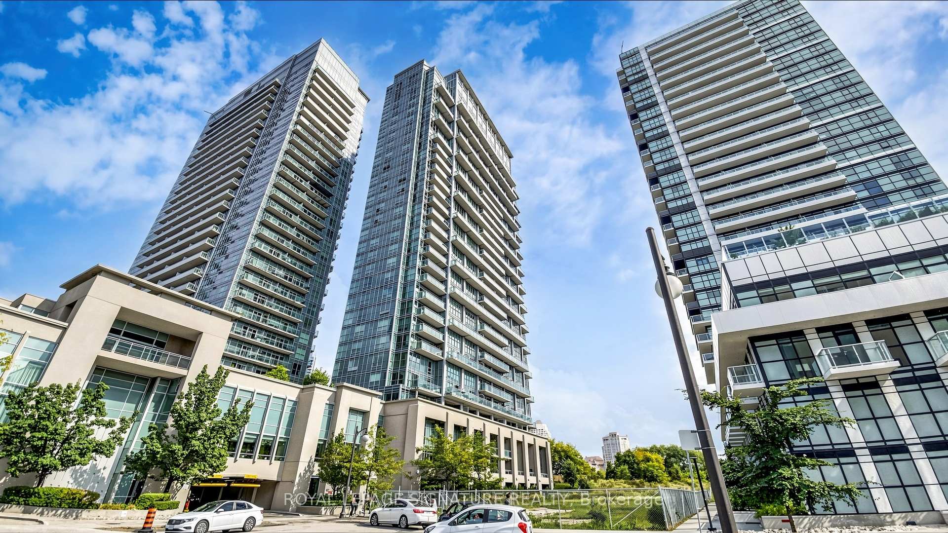2524 - 165 Legion Road, Toronto W06, ON, exterior