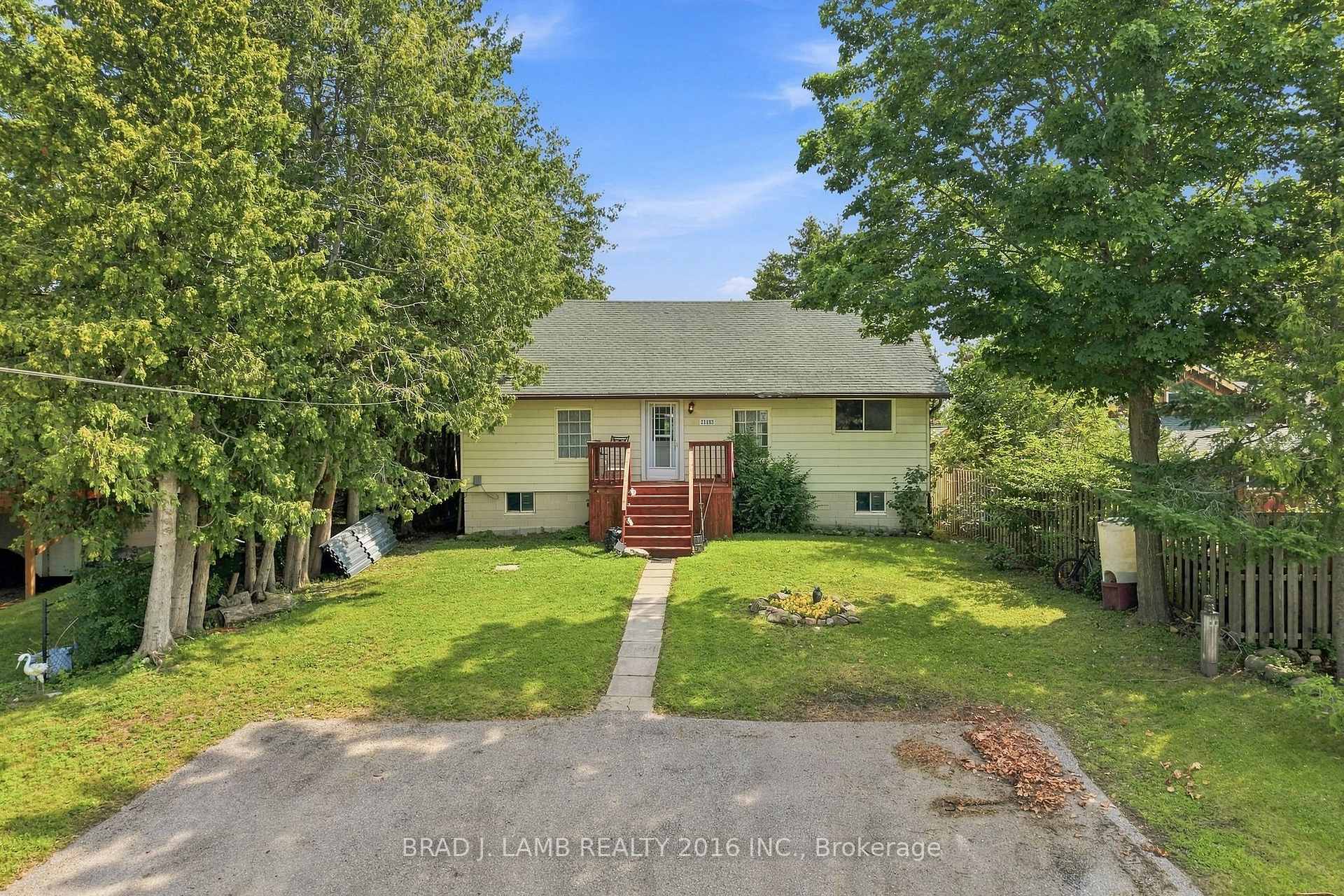 21153 Dalton Road, Georgina, ON, exterior