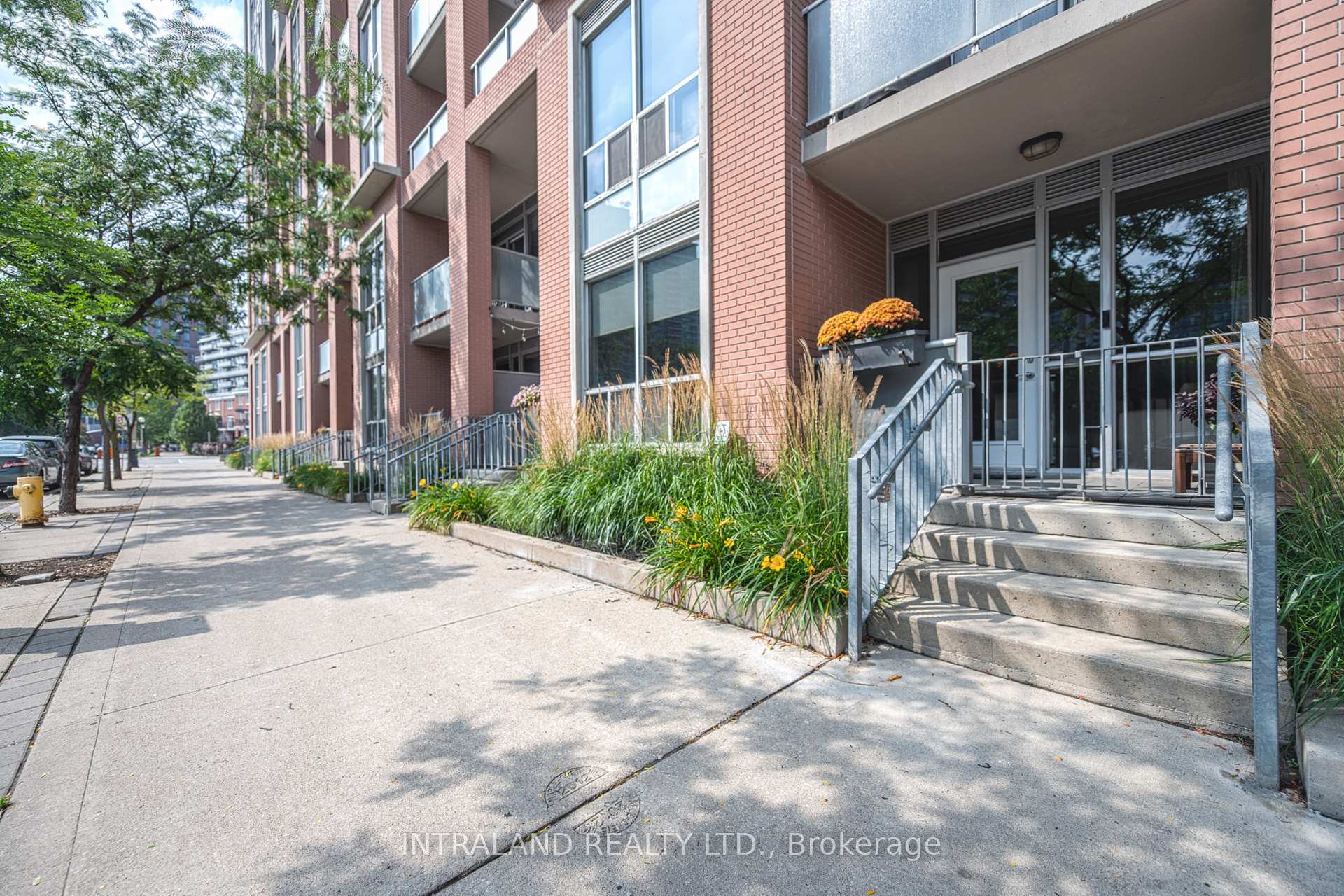 113 - 1 Shaw Street, Toronto C01, ON, exterior