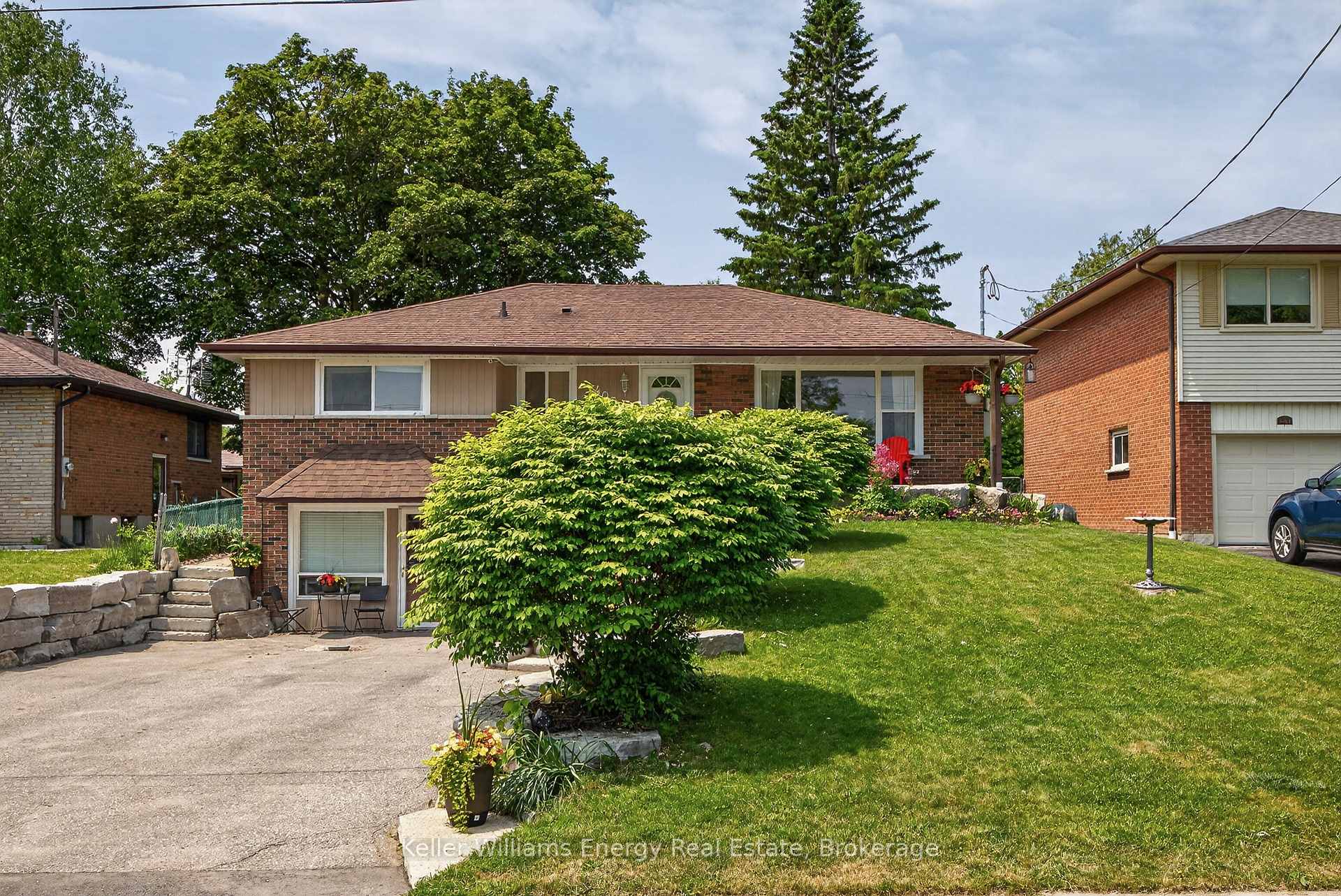 405 Bernhard Crescent, Oshawa, ON, exterior