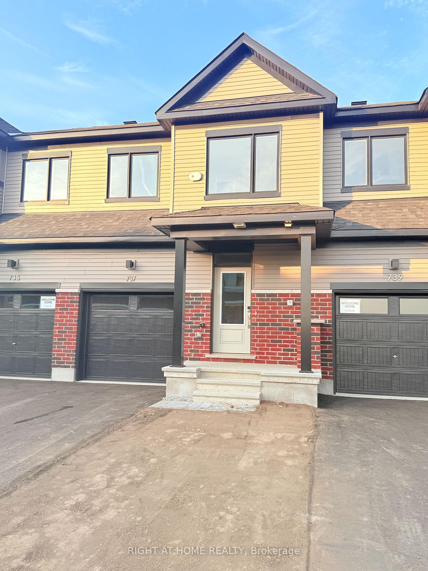 737 Haflinger Row, Stittsville - Munster - Richmond, ON, exterior