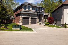 125 Paliser Court, Oakville, ON, exterior