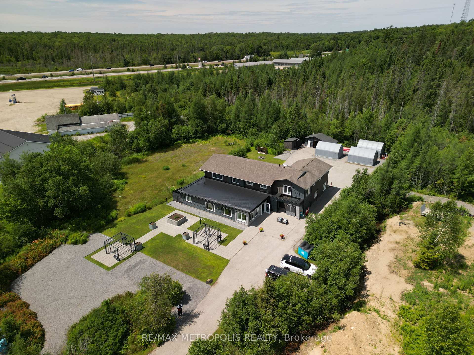 62 South Mary Lake Road S, Huntsville, ON, exterior