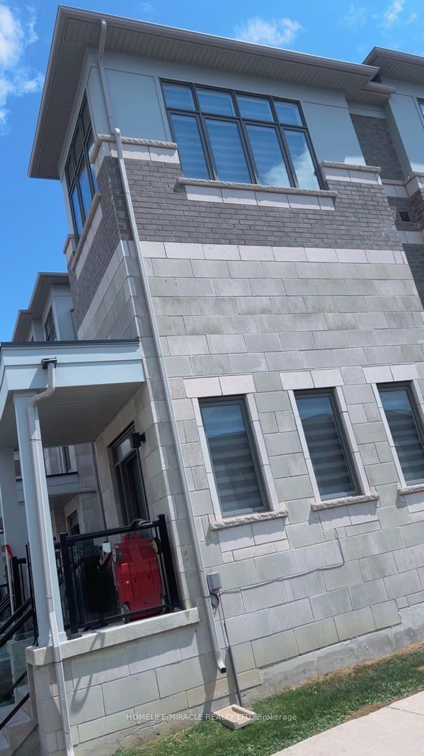 771 Chinook Path, Oshawa, ON, exterior