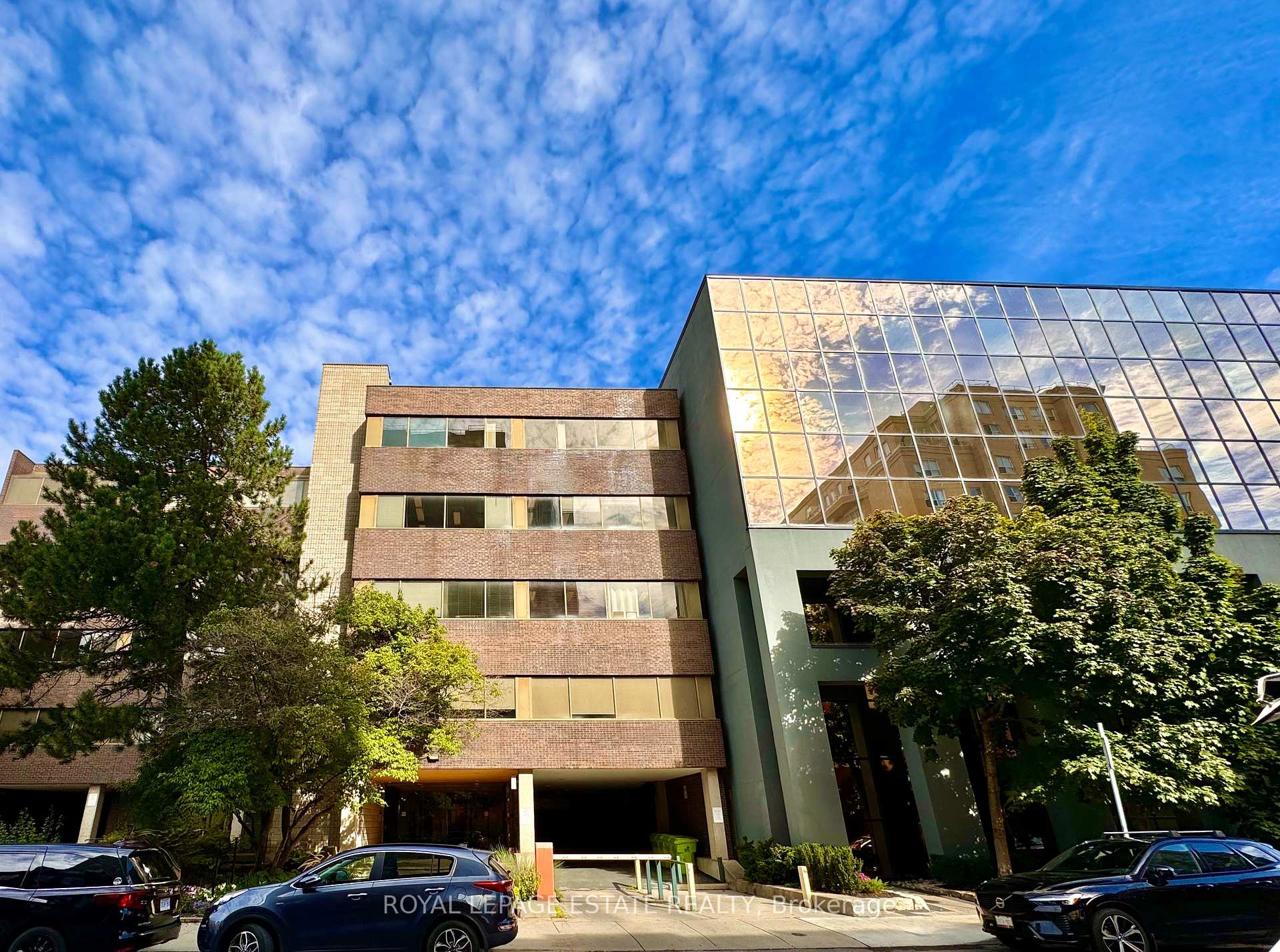 202 - 124 Merton Street, Toronto C10, ON, exterior