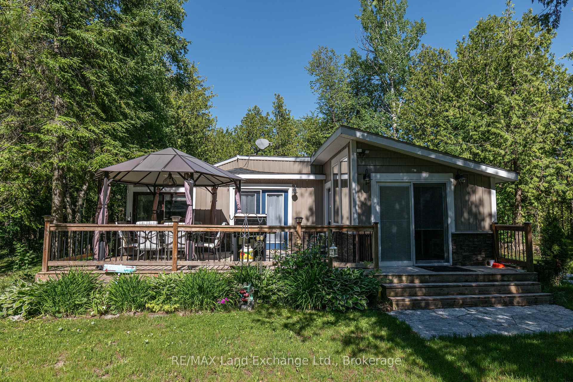18 Hicks Lane N, Kincardine, ON, exterior