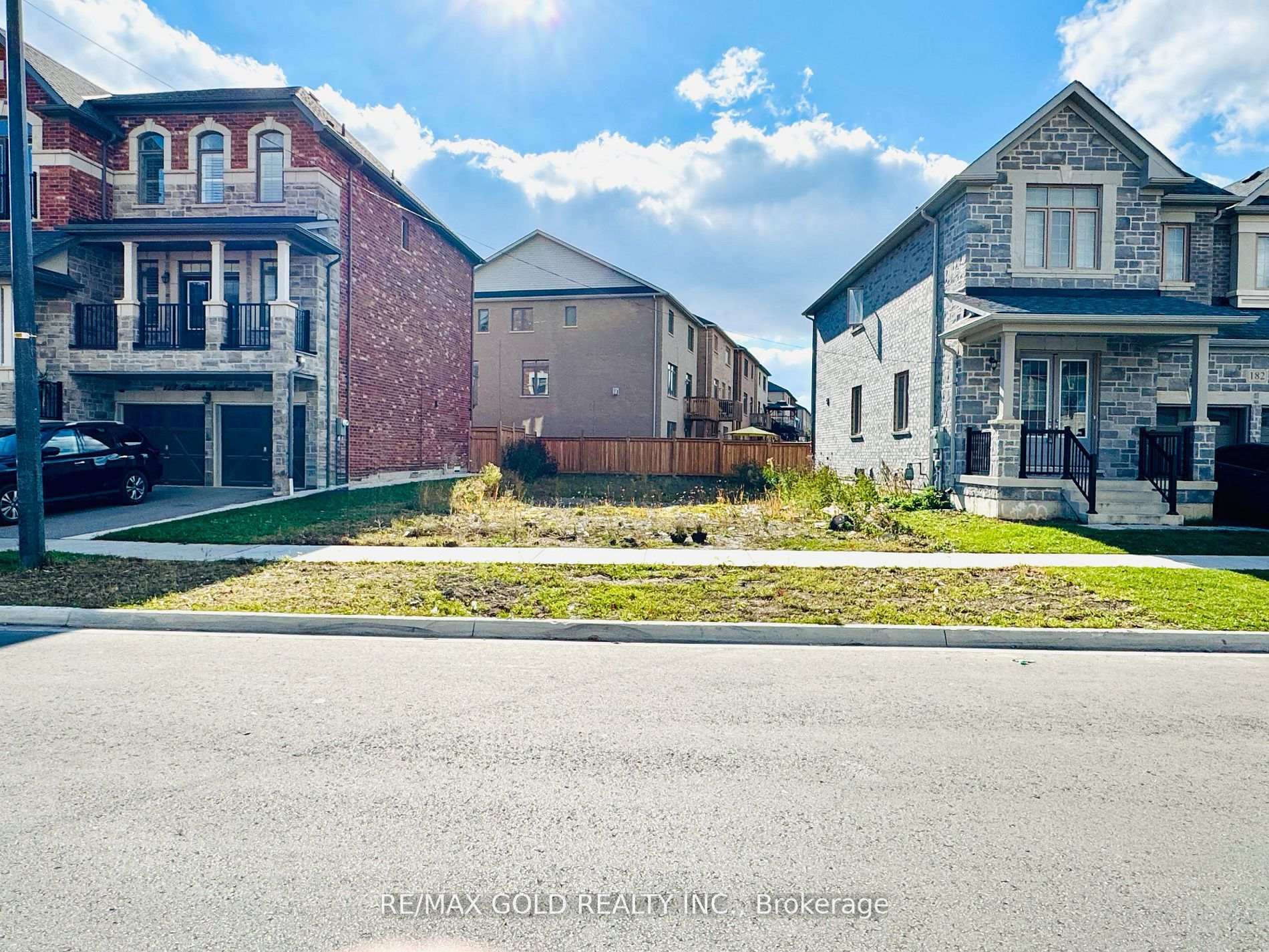 180 Thornbush Boulevard, Brampton, ON, exterior