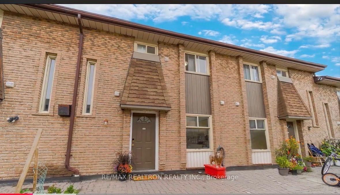 16 - 28 Rexdale Boulevard, Toronto W10, ON, exterior