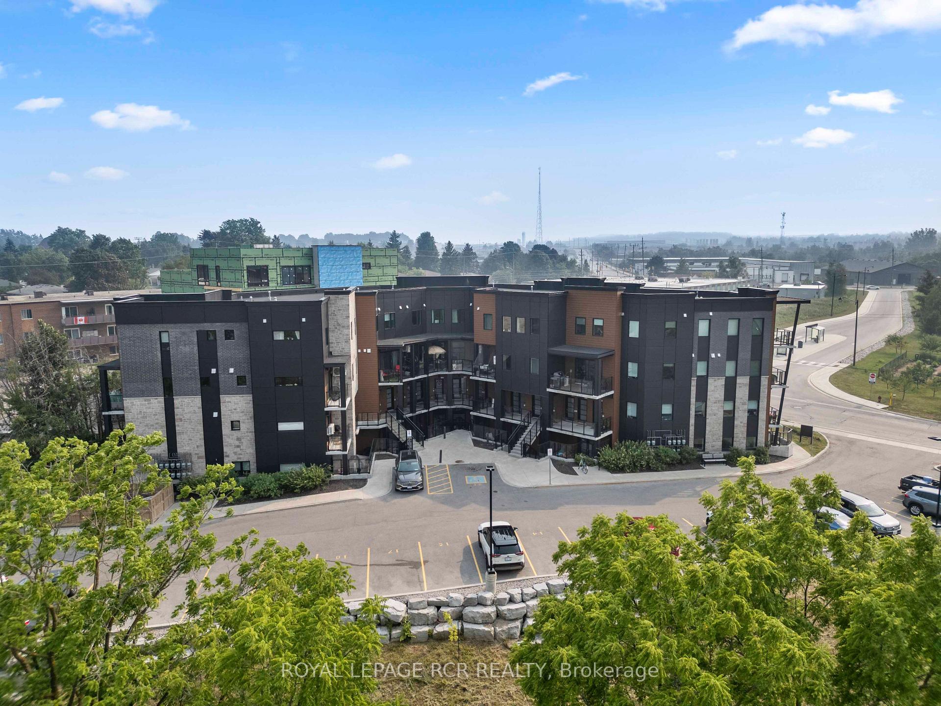 102 - 17 Centre Street, Orangeville, ON, exterior