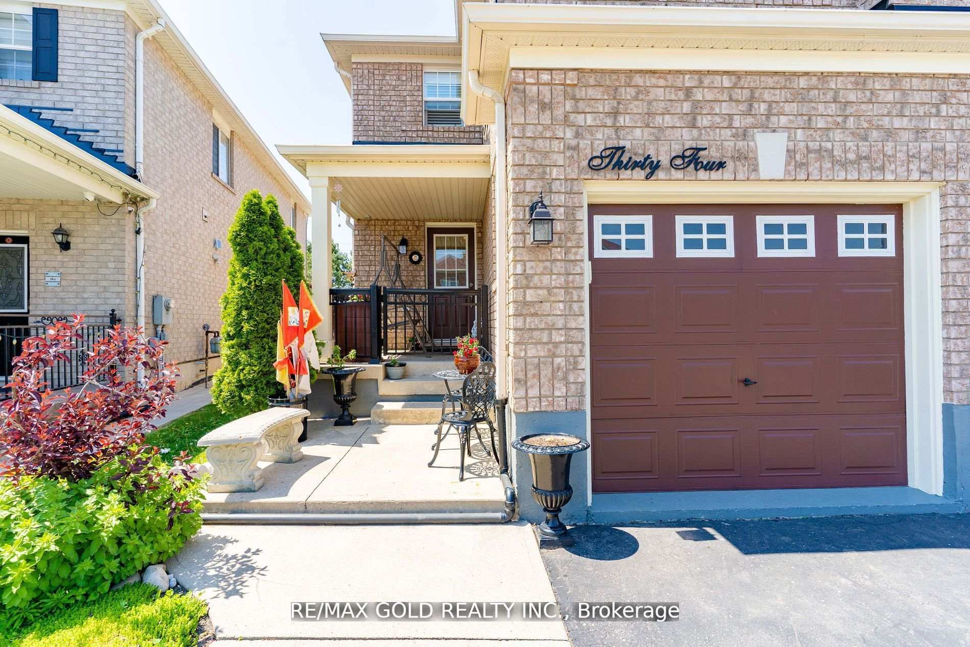 34 Jingle Crescent, Brampton, ON, exterior
