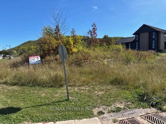 102 Maryward Crescent, Blue Mountains, ON, exterior