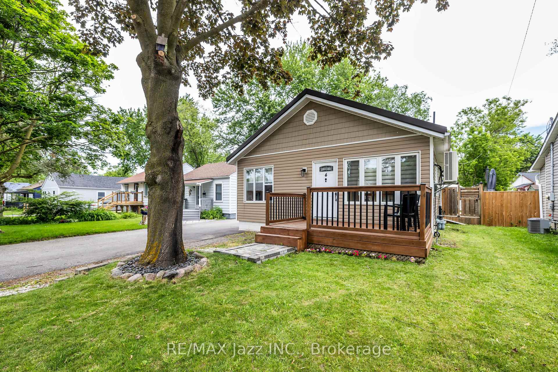 4 Maple Street, Ajax, ON, exterior