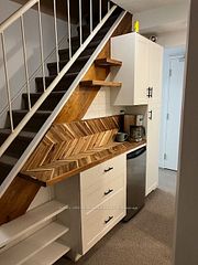 Lower - 208 Carlton Street, Toronto C08, ON, exterior