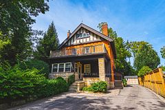 2177 Lakeshore Road, Burlington, ON, exterior