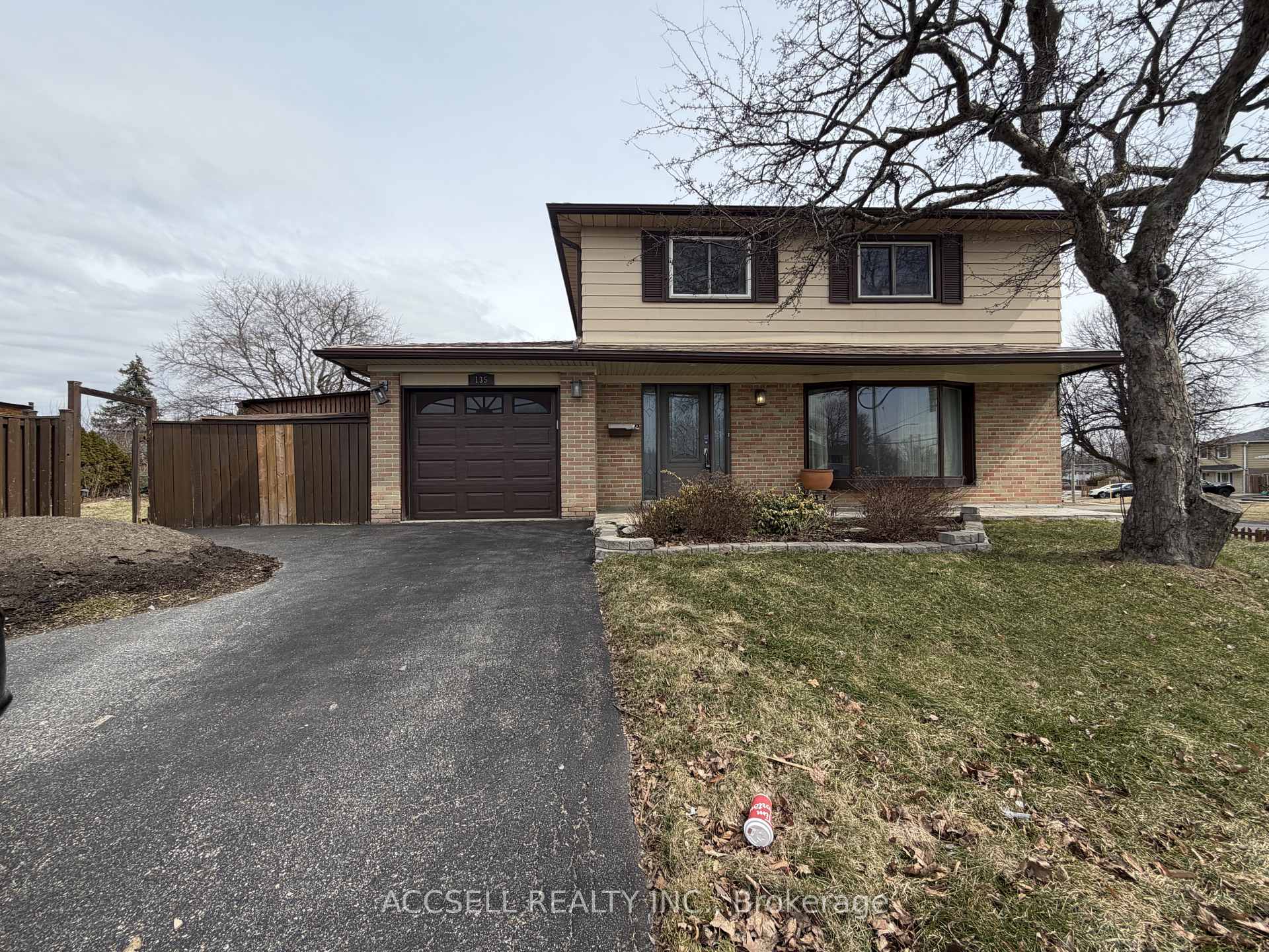 135 Mountainview Road S, Halton Hills, ON, exterior