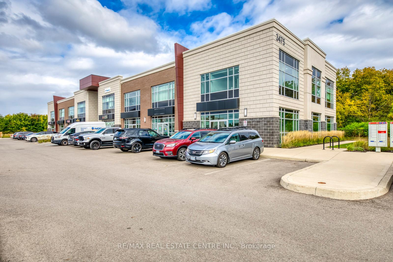 211 - 3475 Rebecca Street, Oakville, ON, exterior