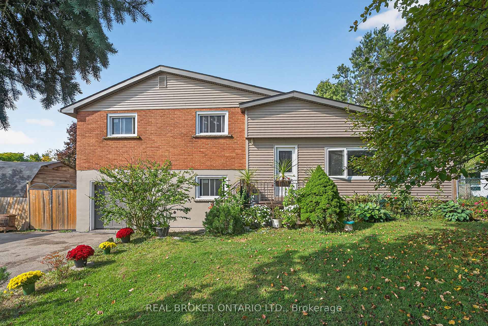 312 Old Guelph Road, Hamilton, ON, exterior