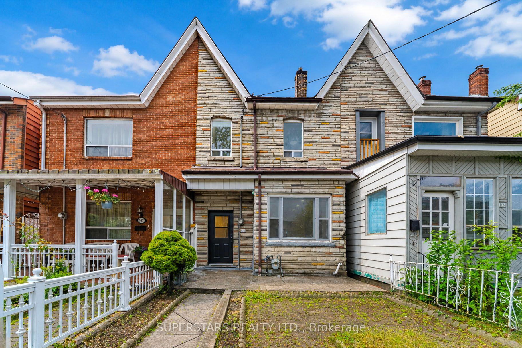 105 Bellwoods Avenue, Toronto C01, ON, exterior