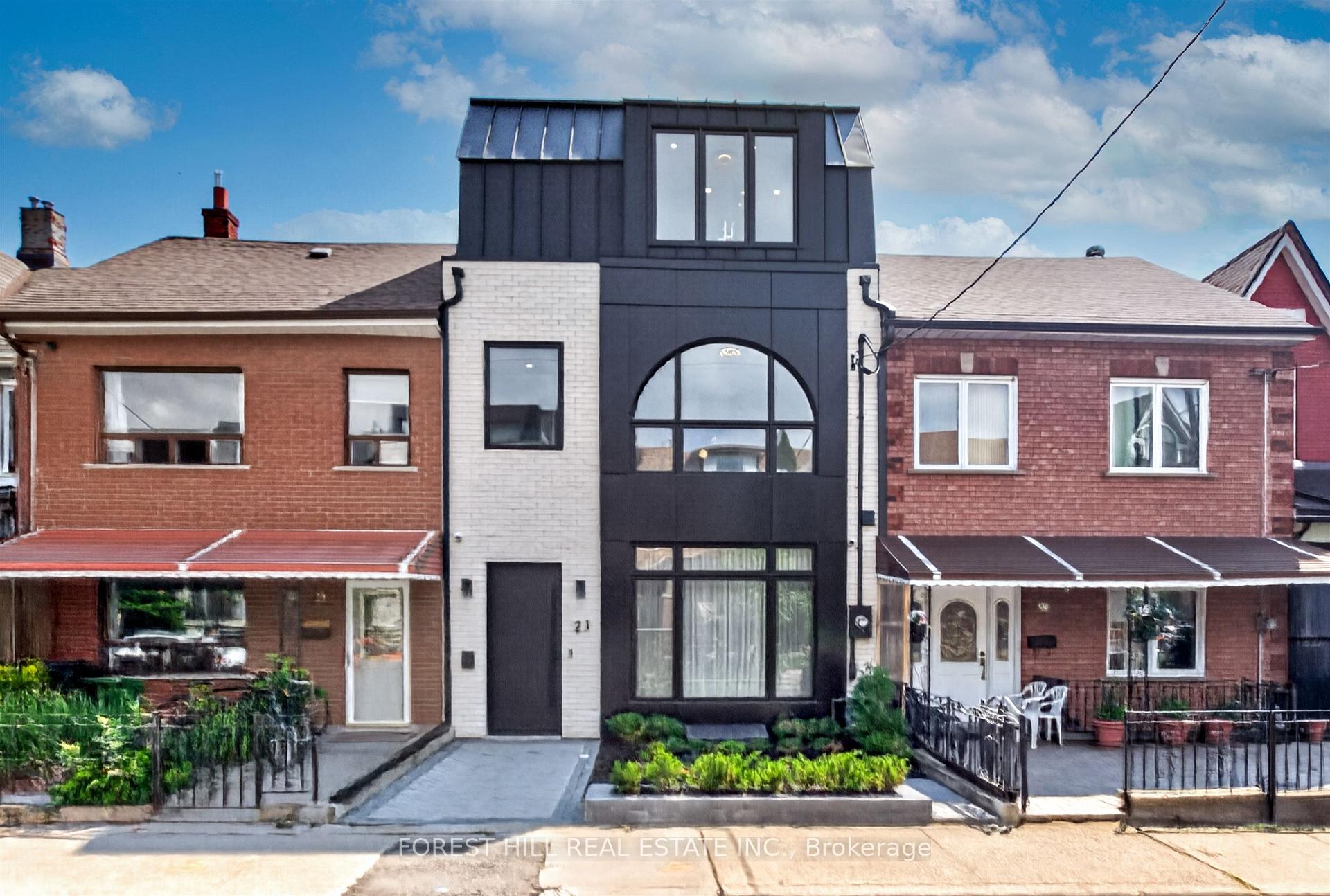 21 Foxley Street, Toronto C01, ON, exterior