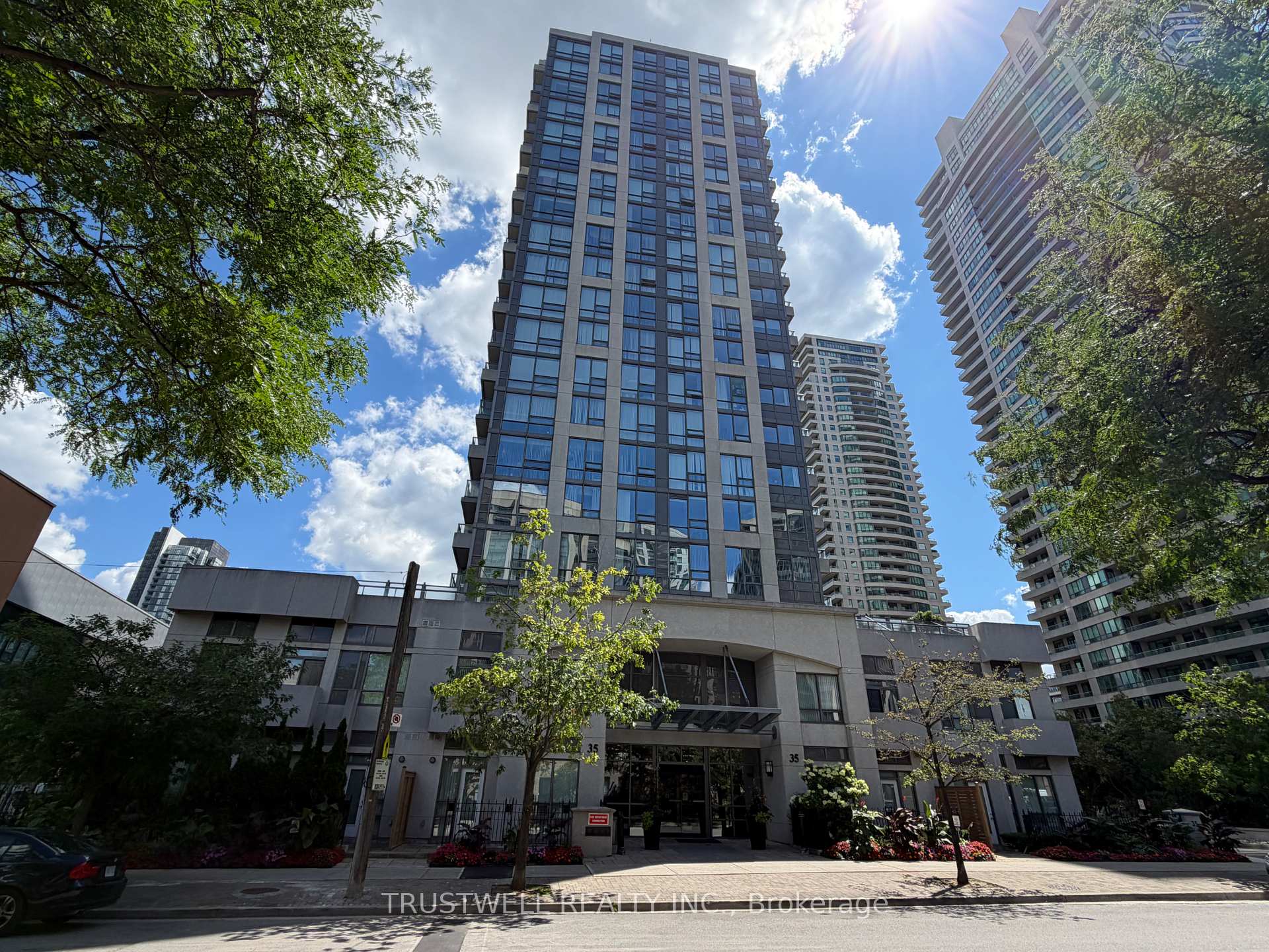 2120 - 35 Hollywood Avenue, Toronto C14, ON, exterior