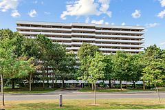 211 - 1 Royal Orchard Boulevard, Markham, ON, exterior