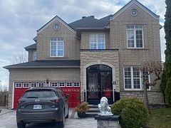 15 Sirius Crescent, Toronto E11, ON, exterior