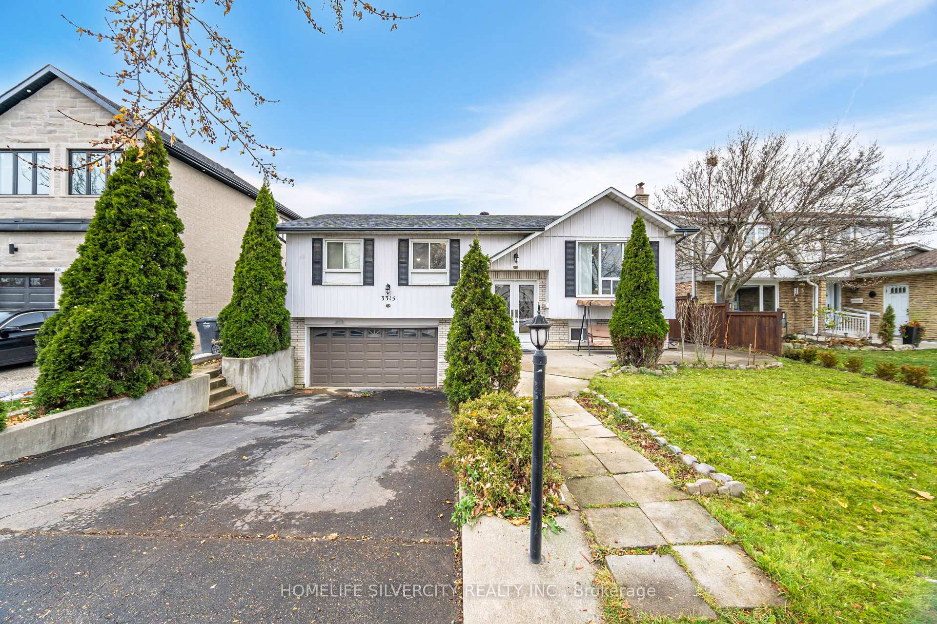 3315 Dwiggin Avenue, Mississauga, ON, exterior