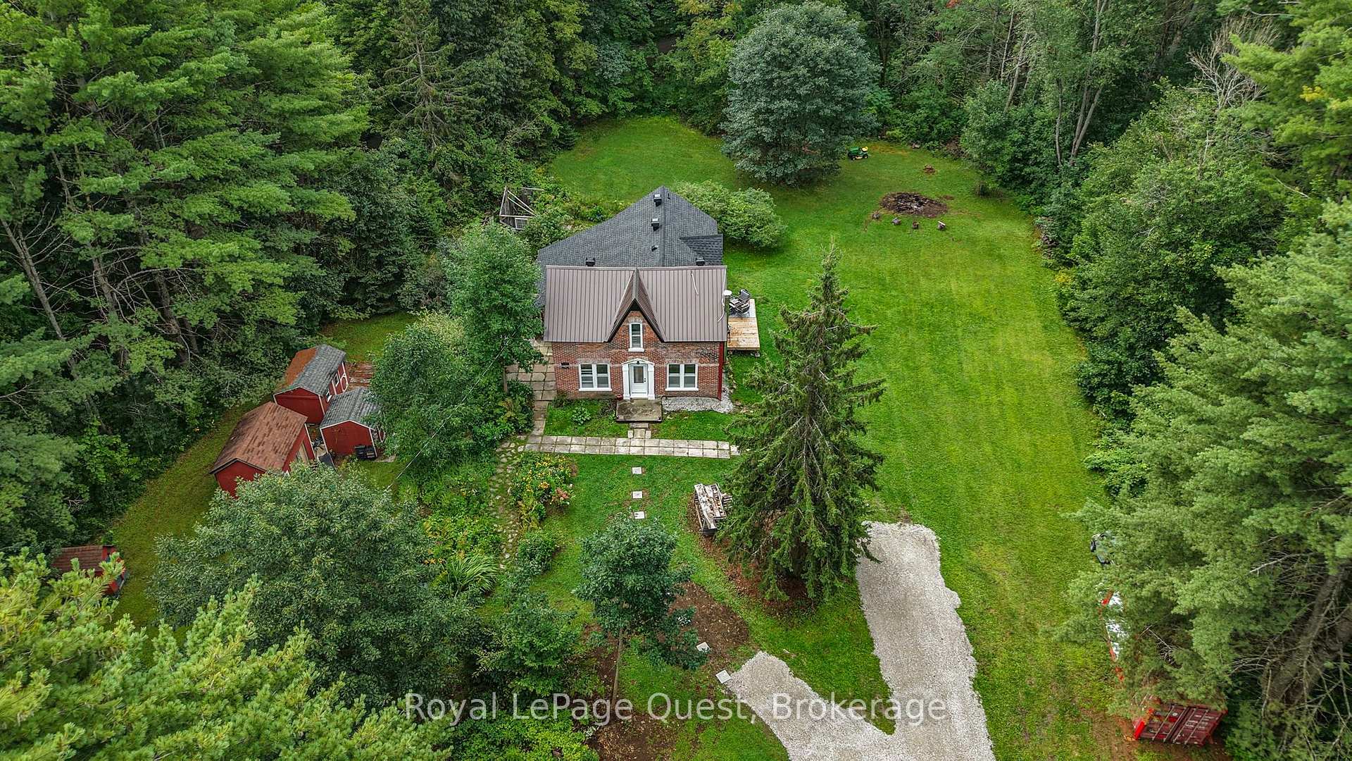 1289 Graham Road, Gravenhurst, ON, exterior