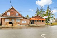 39 Bedford Street S, Westport, ON, exterior