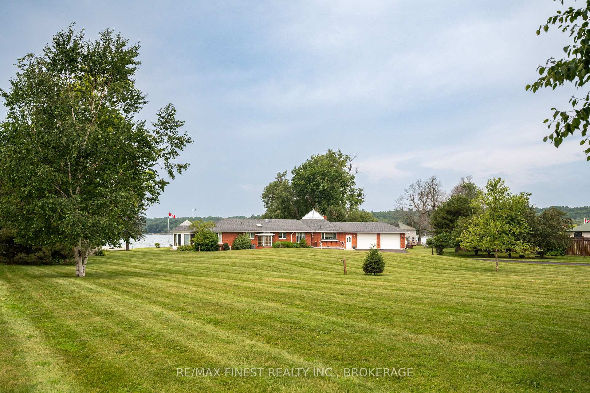 32 Howe Island Drive, Frontenac Islands, ON, exterior