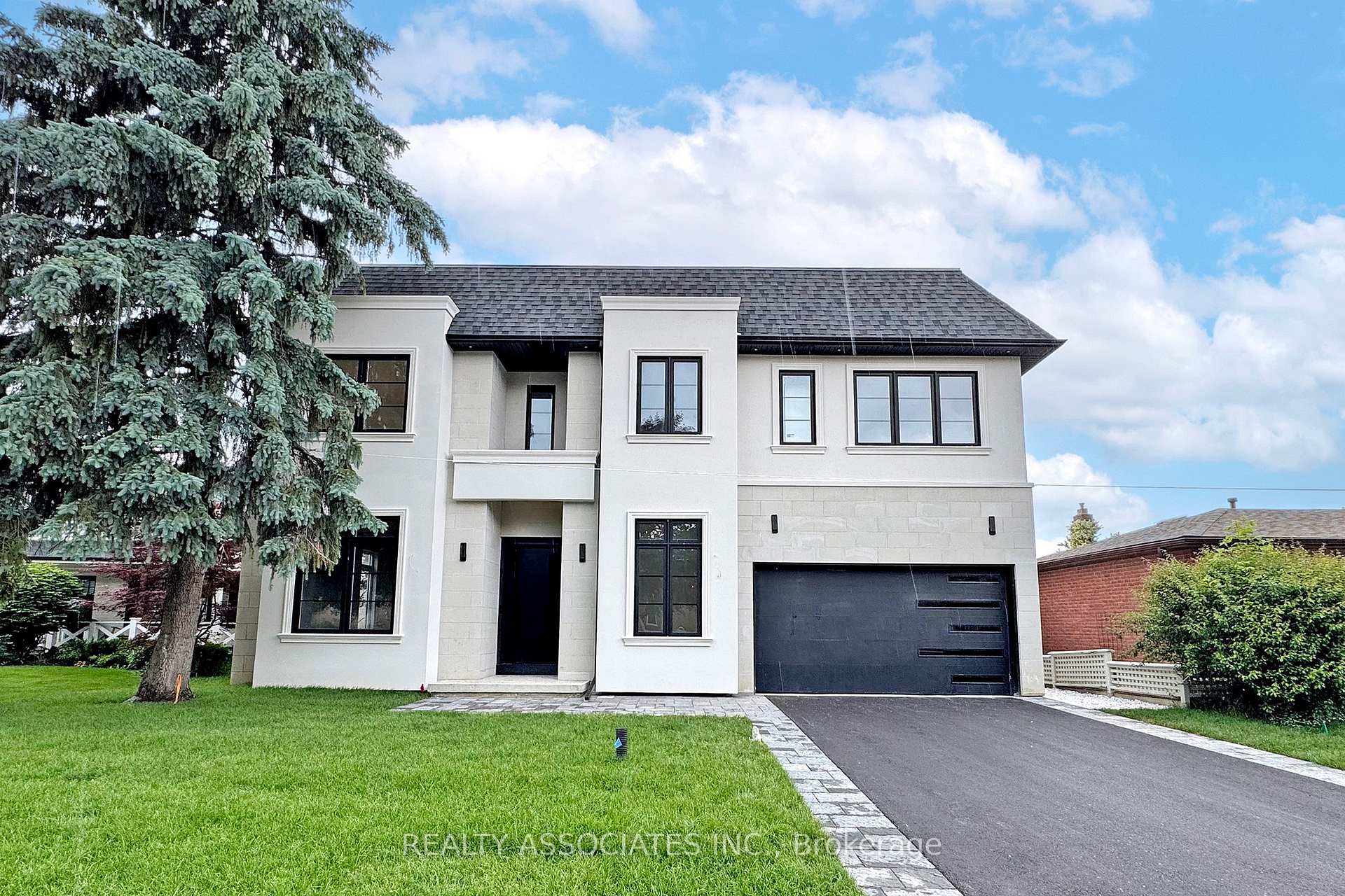 32 Cossar Avenue, Aurora, ON, exterior