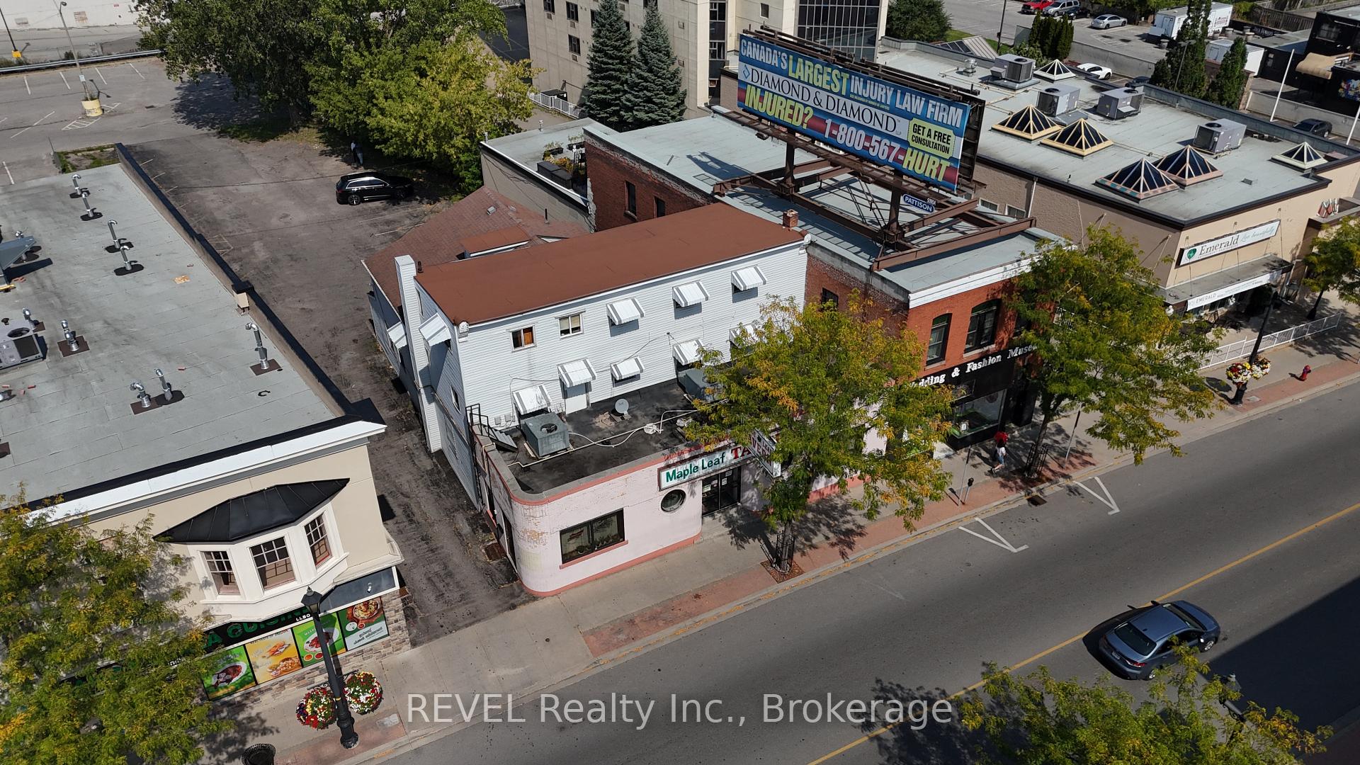 5829 Ferry Street, Niagara Falls, ON, exterior