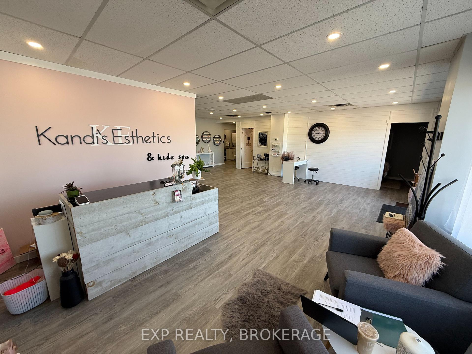 3 - 272 Belleville Road, Greater Napanee, ON, exterior