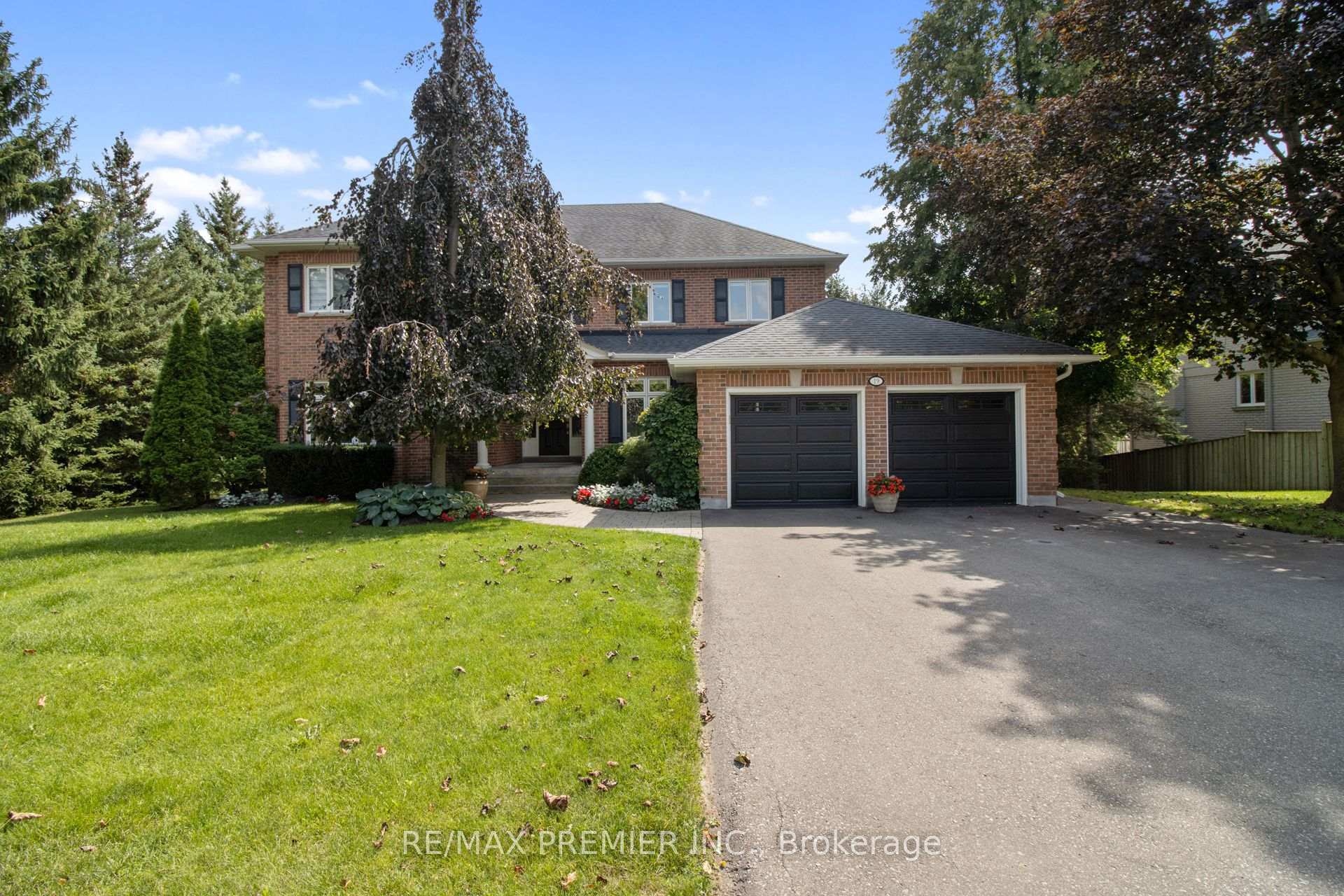 19 Stockdale Crescent, Richmond Hill, ON, exterior