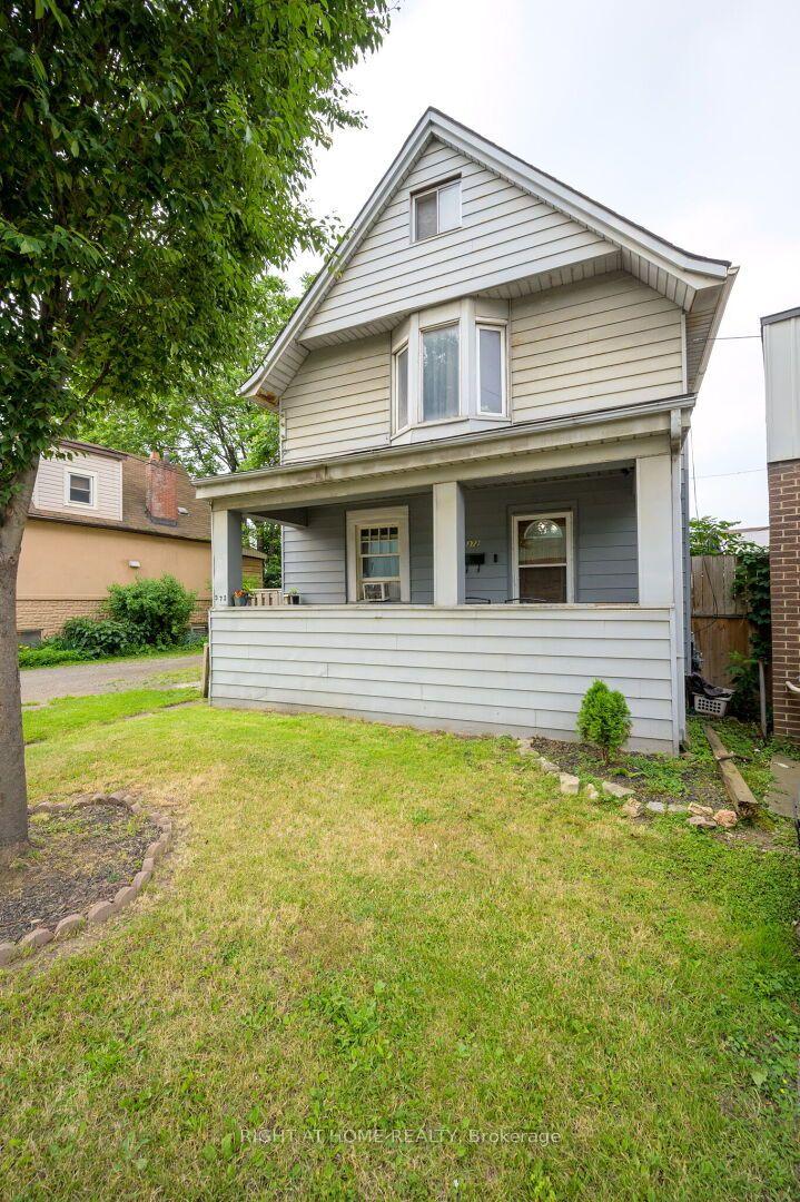 372 Beach Road, Hamilton, ON, exterior