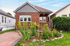 136 Weir Street N, Hamilton, ON, exterior