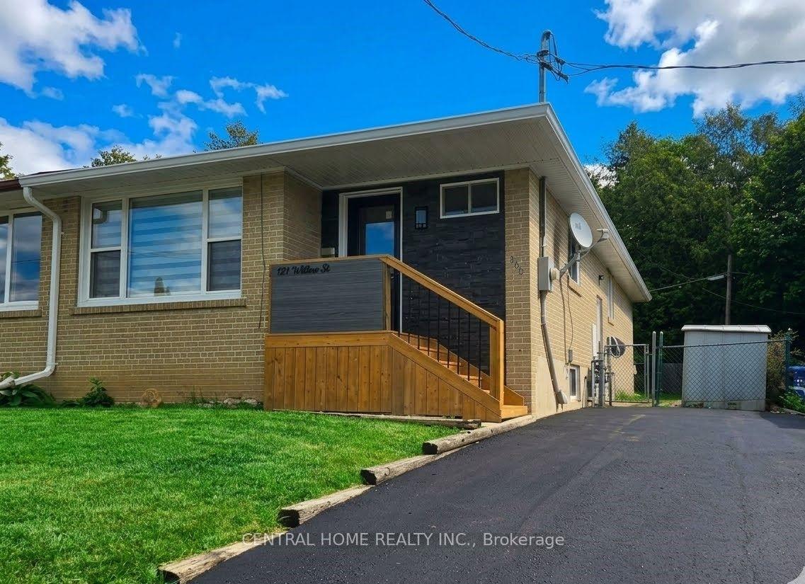 137 Willow Lane, Newmarket, ON, exterior