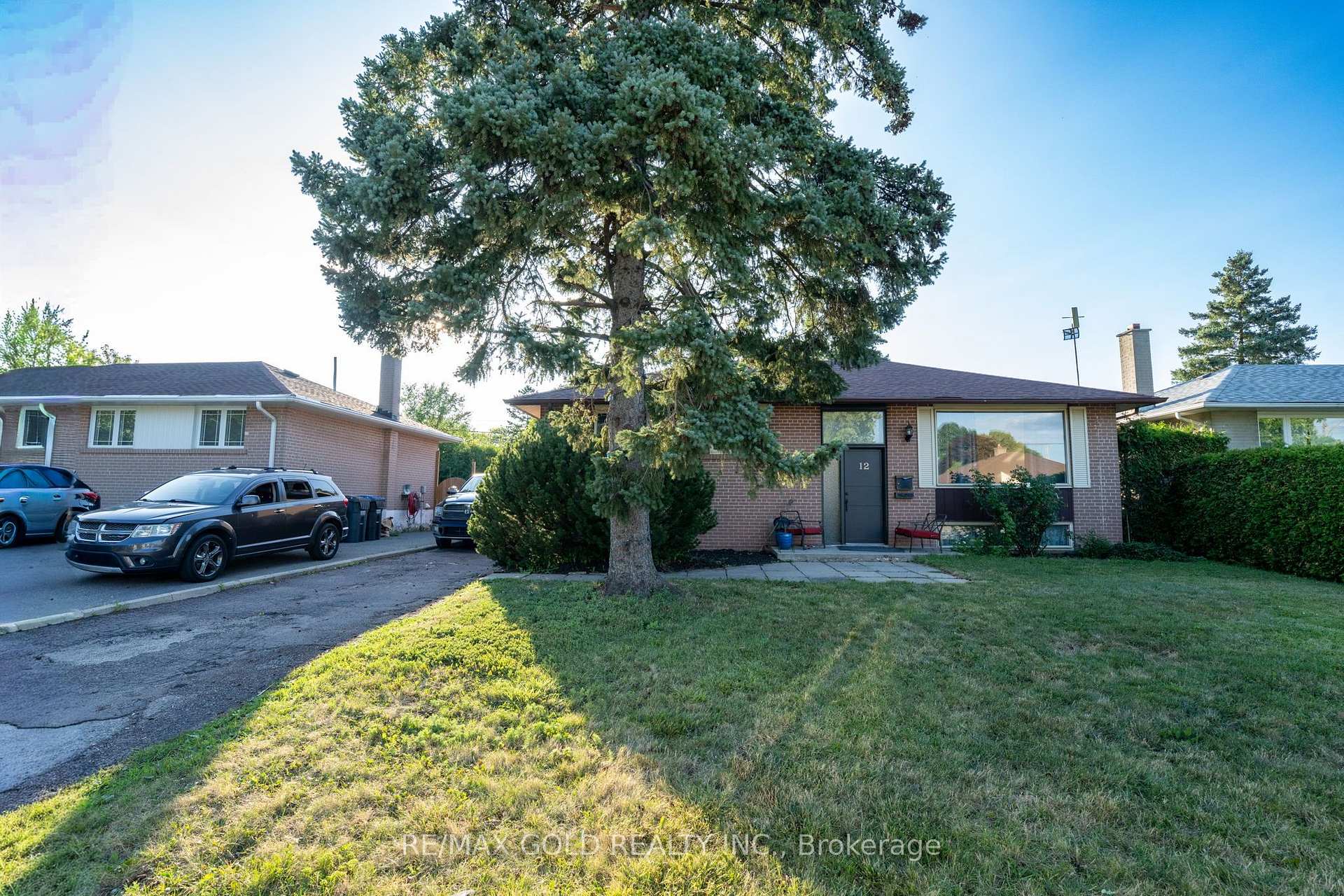 12 Alexandria Crescent, Brampton, ON, exterior