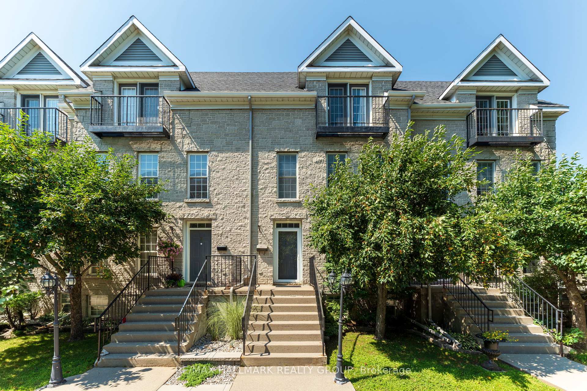 4 Sherman Lane, Brockville, ON, exterior