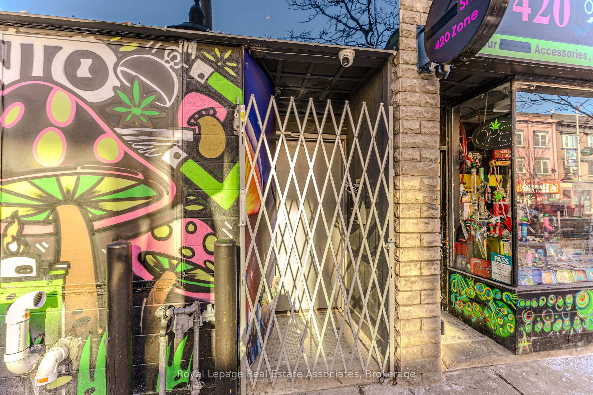 16 (3rd) - 497 Bloor Street W, Toronto C01, ON, exterior