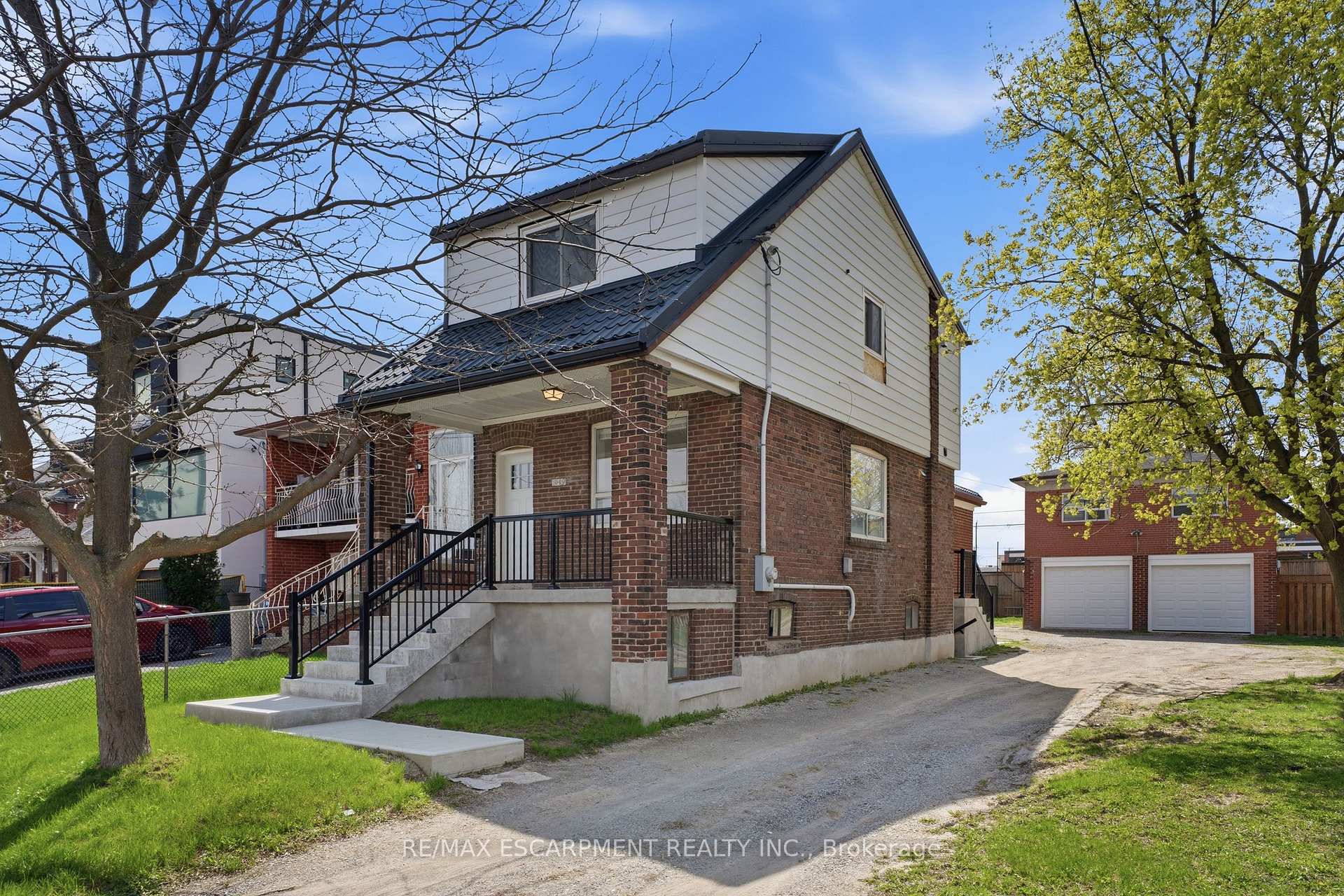 1049 Glencairn Avenue, Toronto W04, ON, exterior