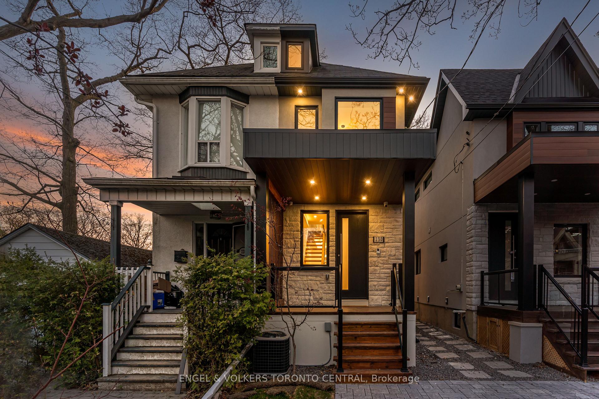 230 Willow Avenue, Toronto E02, ON, exterior