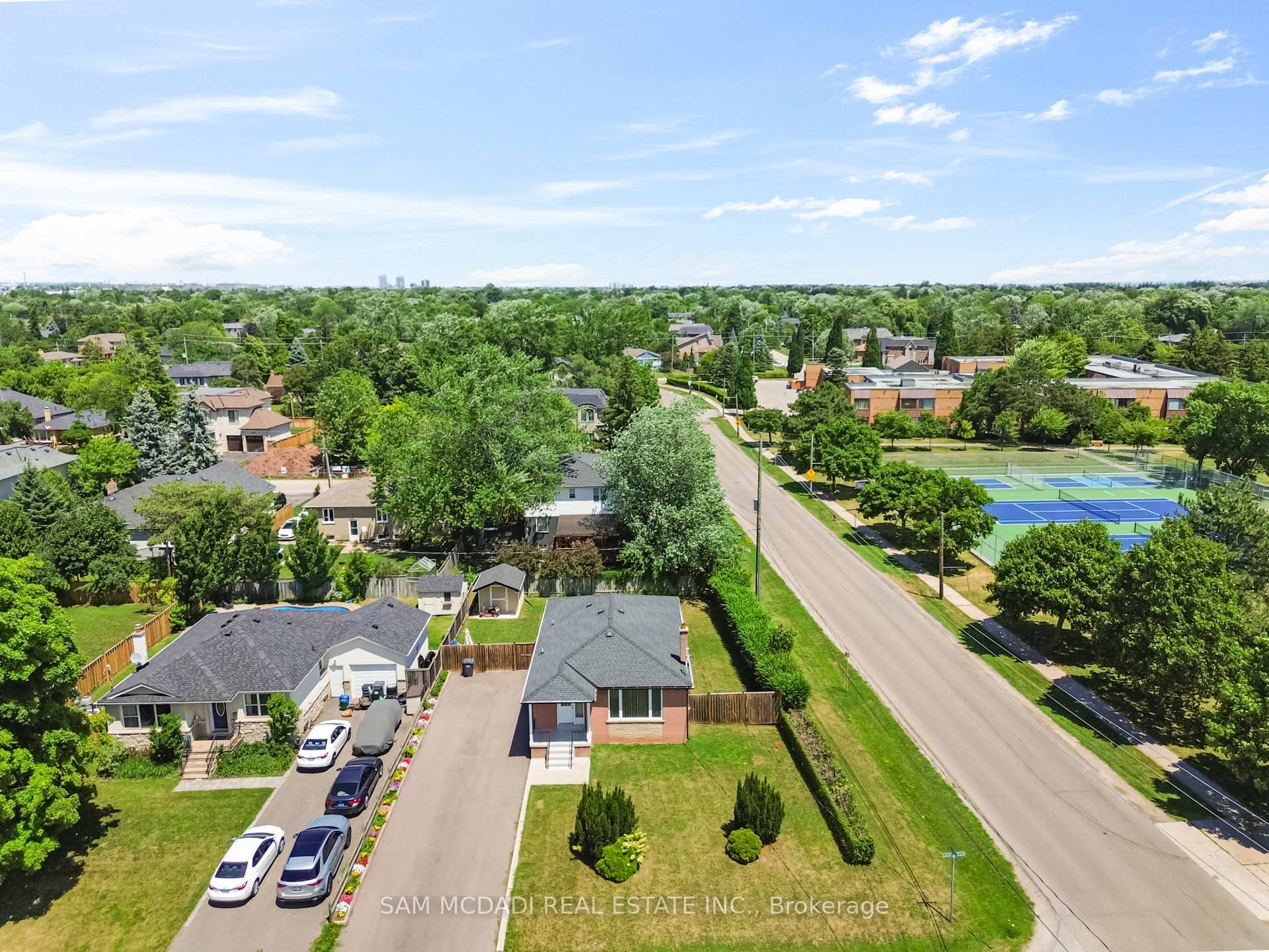 Upper - 544 Sandmere Place, Oakville, ON, exterior