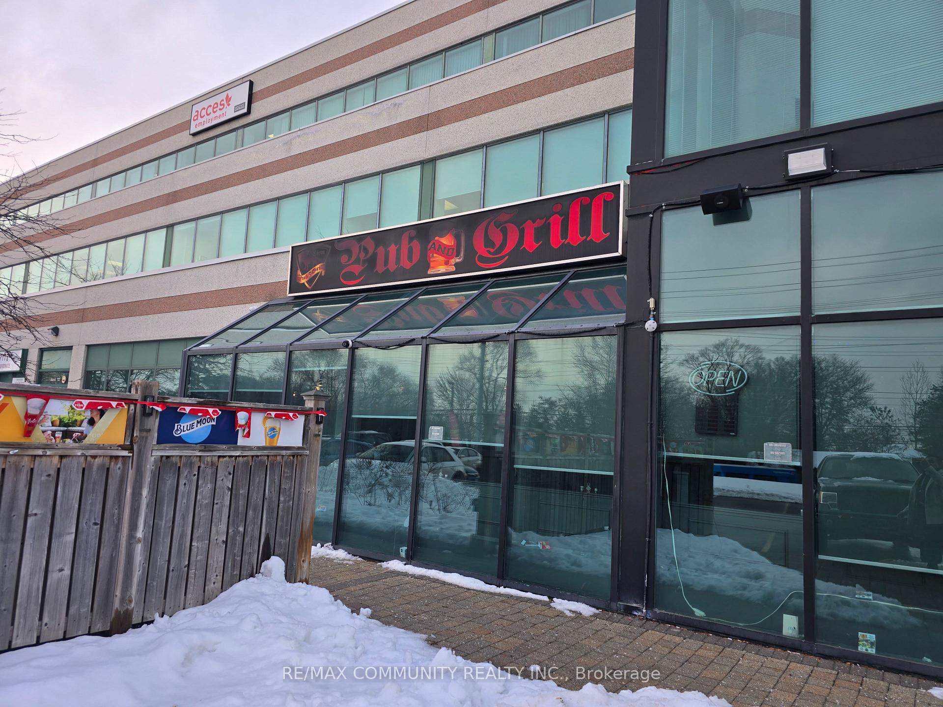 101 - 1091 Gorham Street NE, Newmarket, ON, exterior