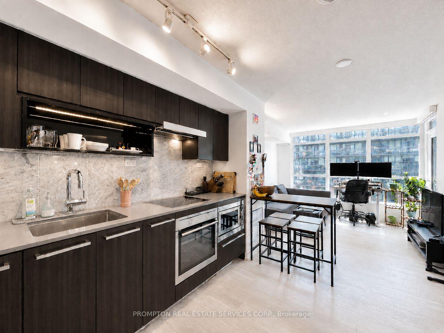 1015 - 80 Queens Wharf Road, Toronto C01, ON, exterior