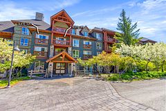319 321 - 152 Jozo Weider Boulevard, Blue Mountains, ON, exterior