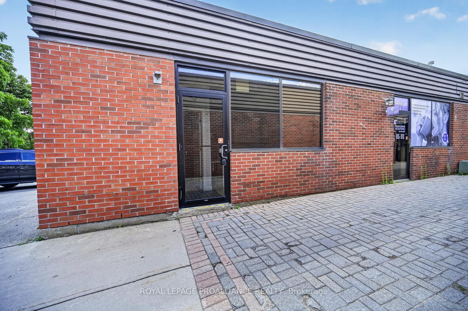 101 - 555 King Street W, Prescott, ON, exterior