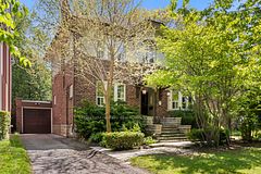 202 Dinnick Crescent, Toronto C04, ON, exterior