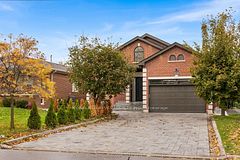 72A Oxford Street, Richmond Hill, ON, exterior